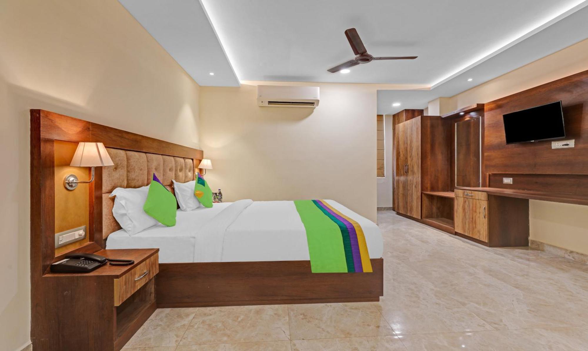 Treebo Heaven Grand Hotel 3*